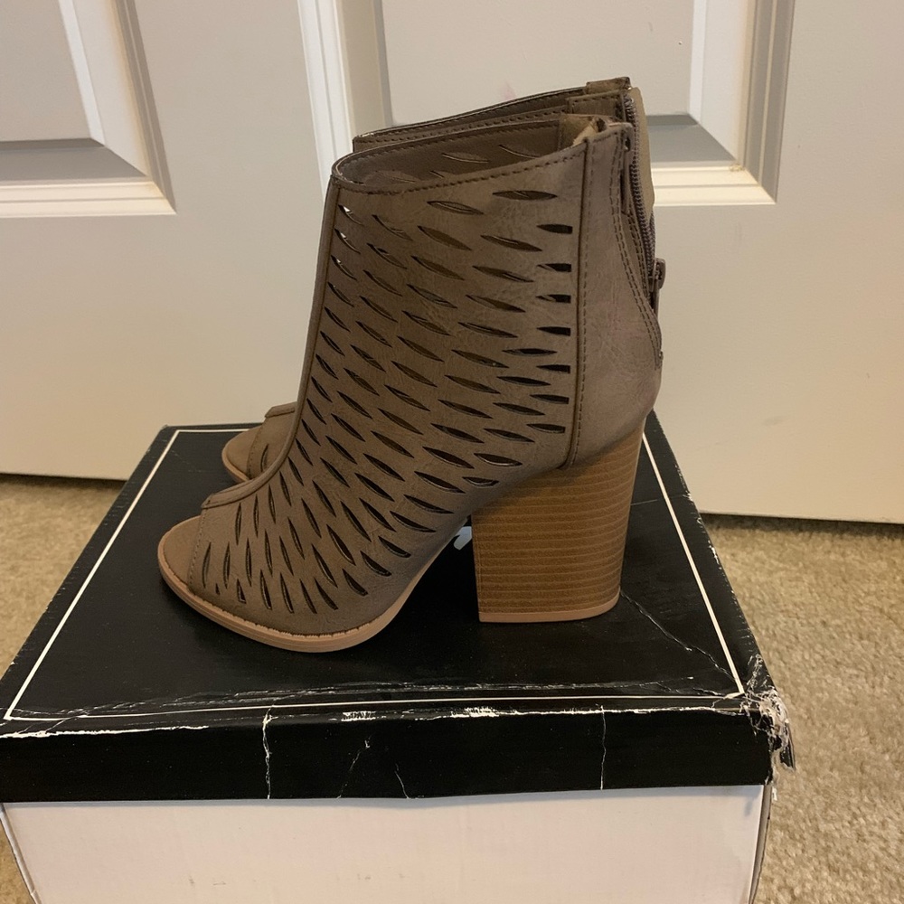 Ladies heels